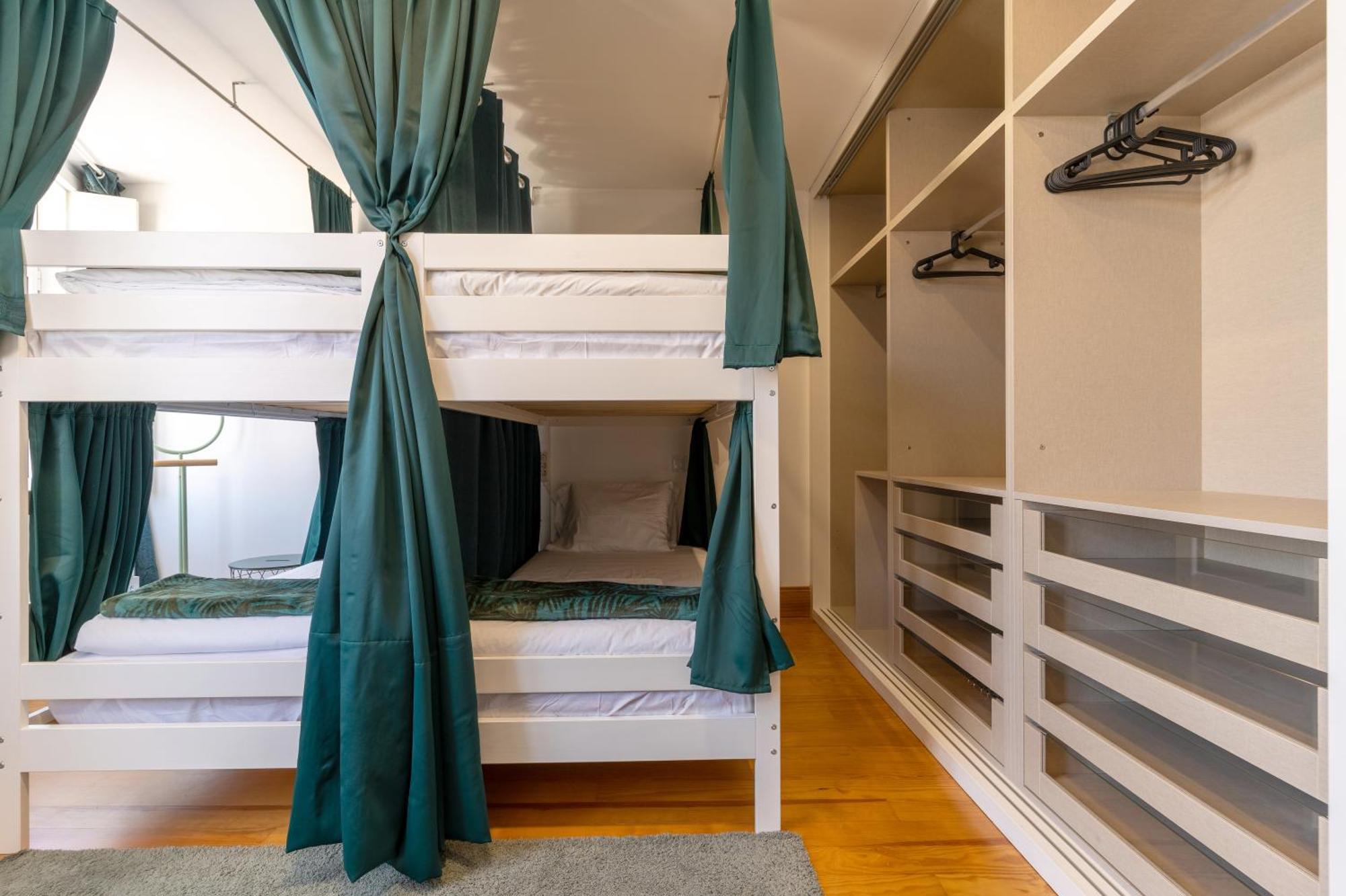 Cozy Nest Hostel ポルト エクステリア 写真