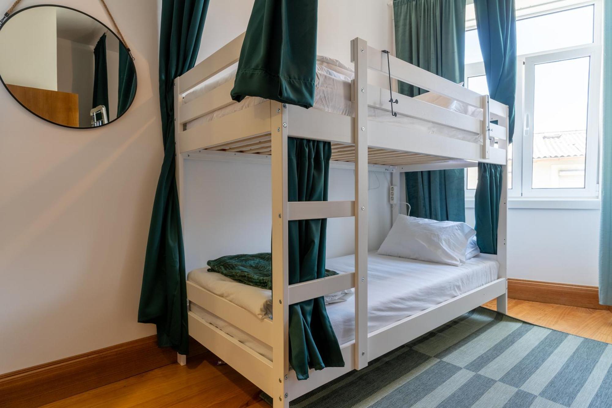 Cozy Nest Hostel ポルト エクステリア 写真
