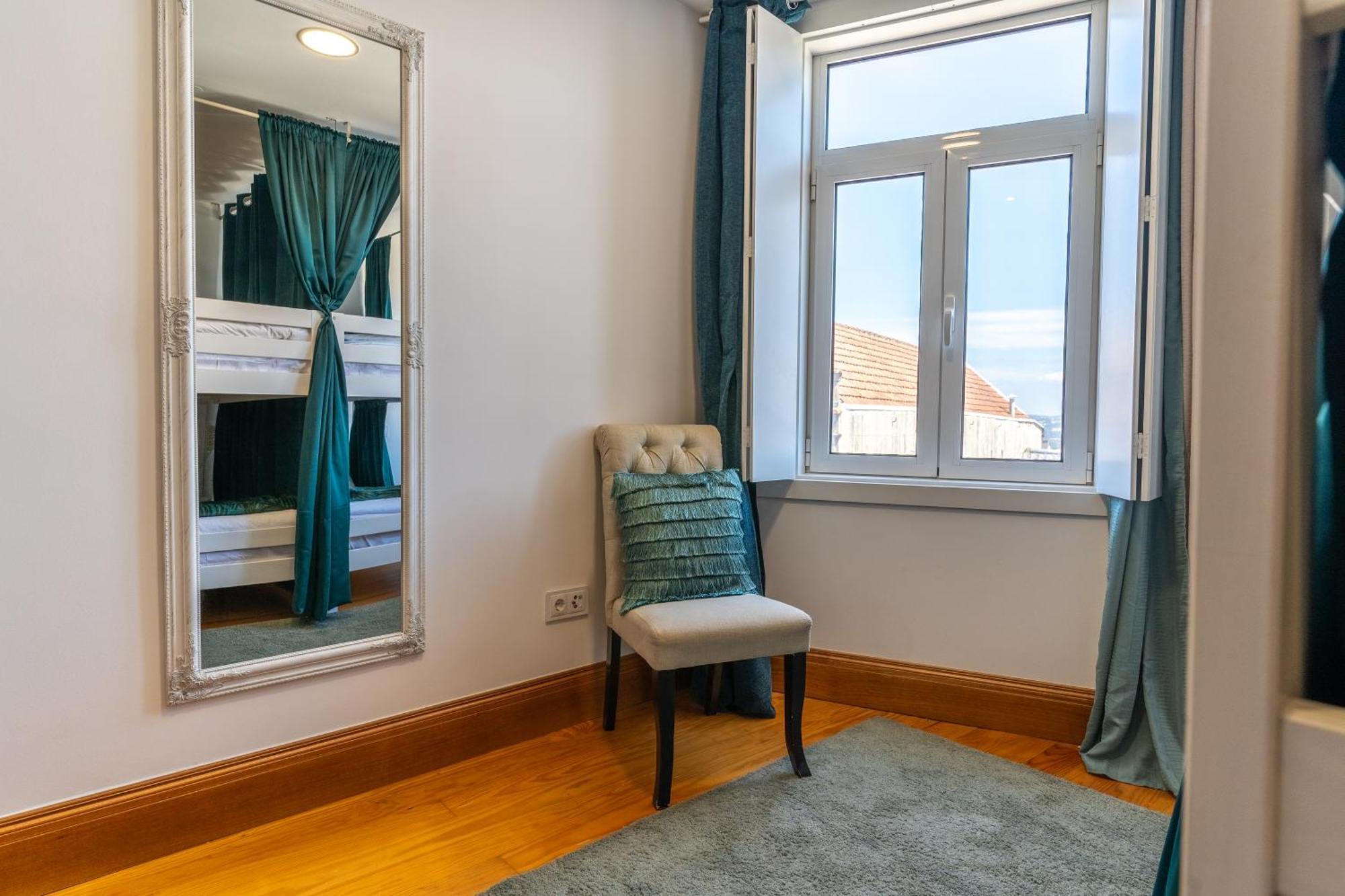 Cozy Nest Hostel ポルト エクステリア 写真