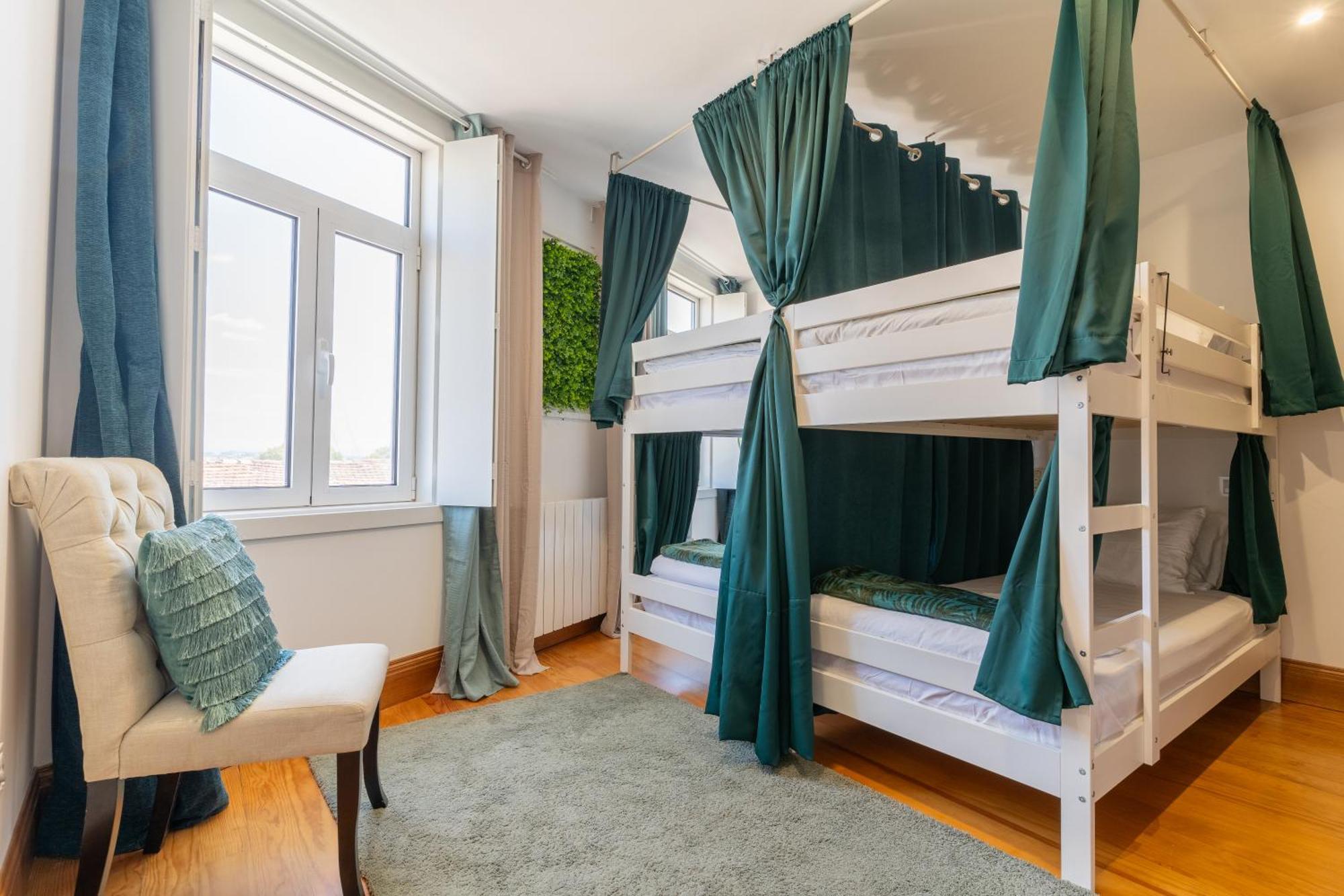 Cozy Nest Hostel ポルト エクステリア 写真