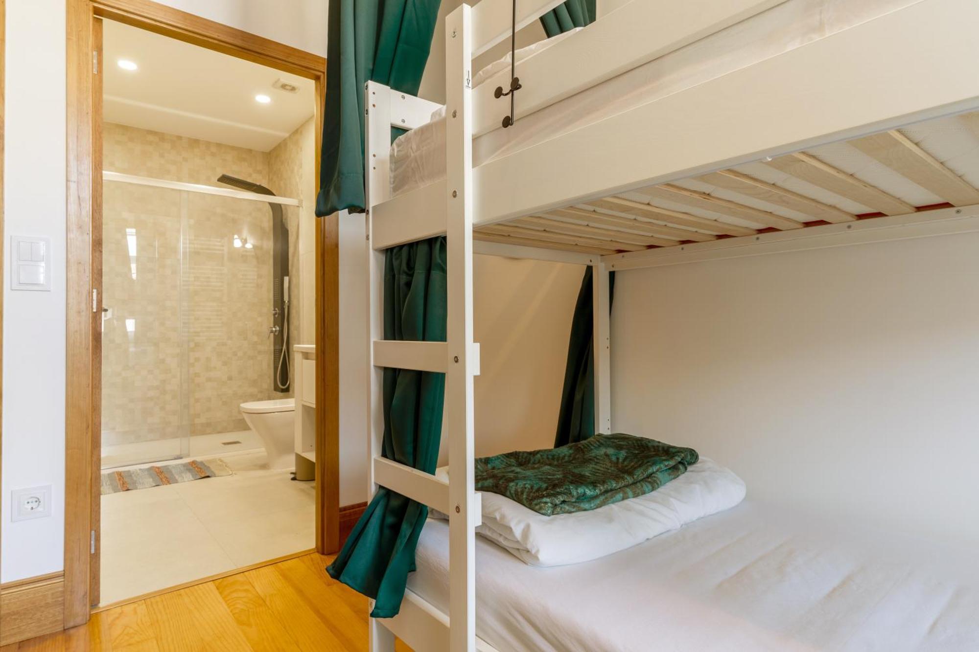 Cozy Nest Hostel ポルト エクステリア 写真
