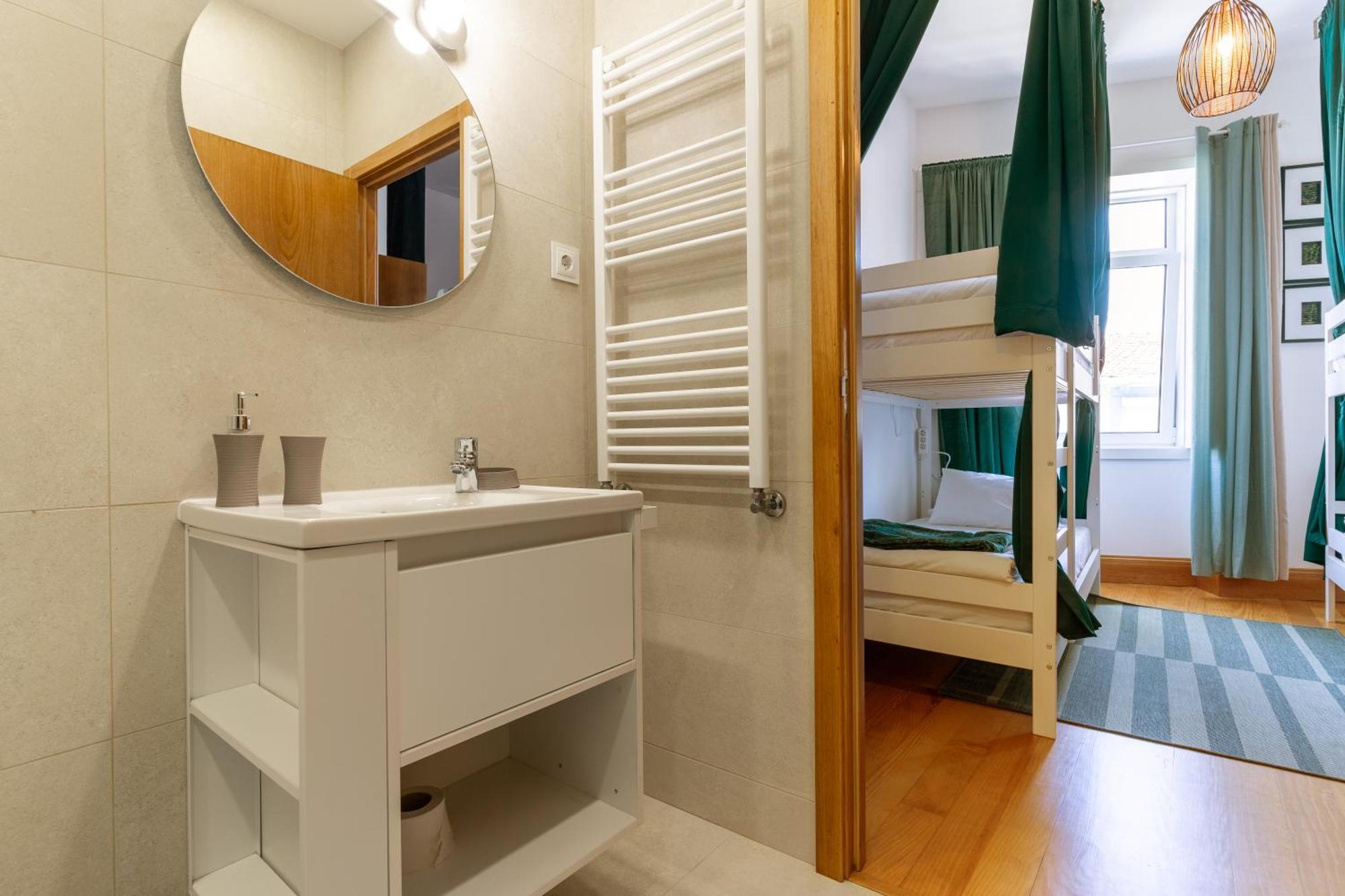 Cozy Nest Hostel ポルト エクステリア 写真