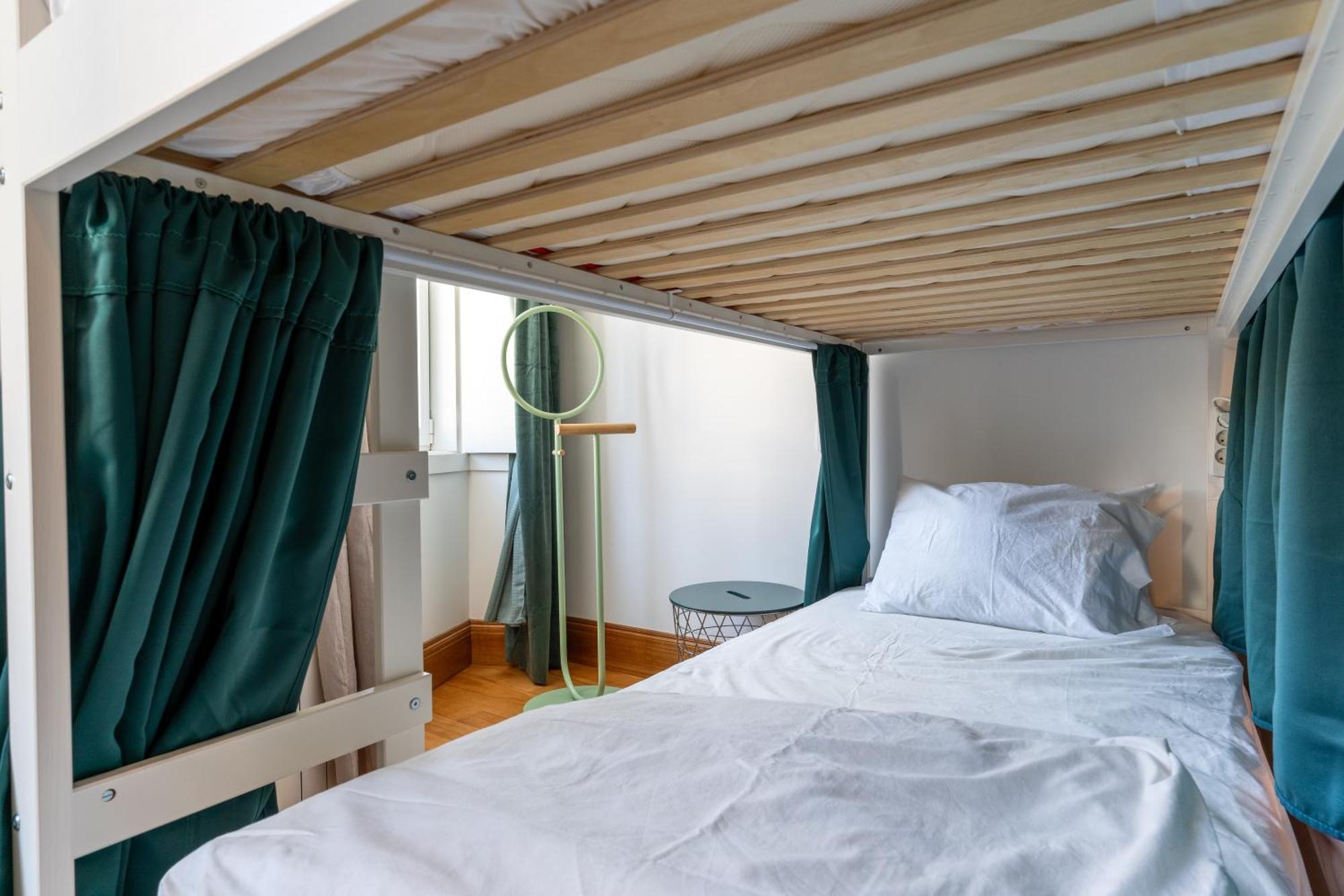 Cozy Nest Hostel ポルト エクステリア 写真
