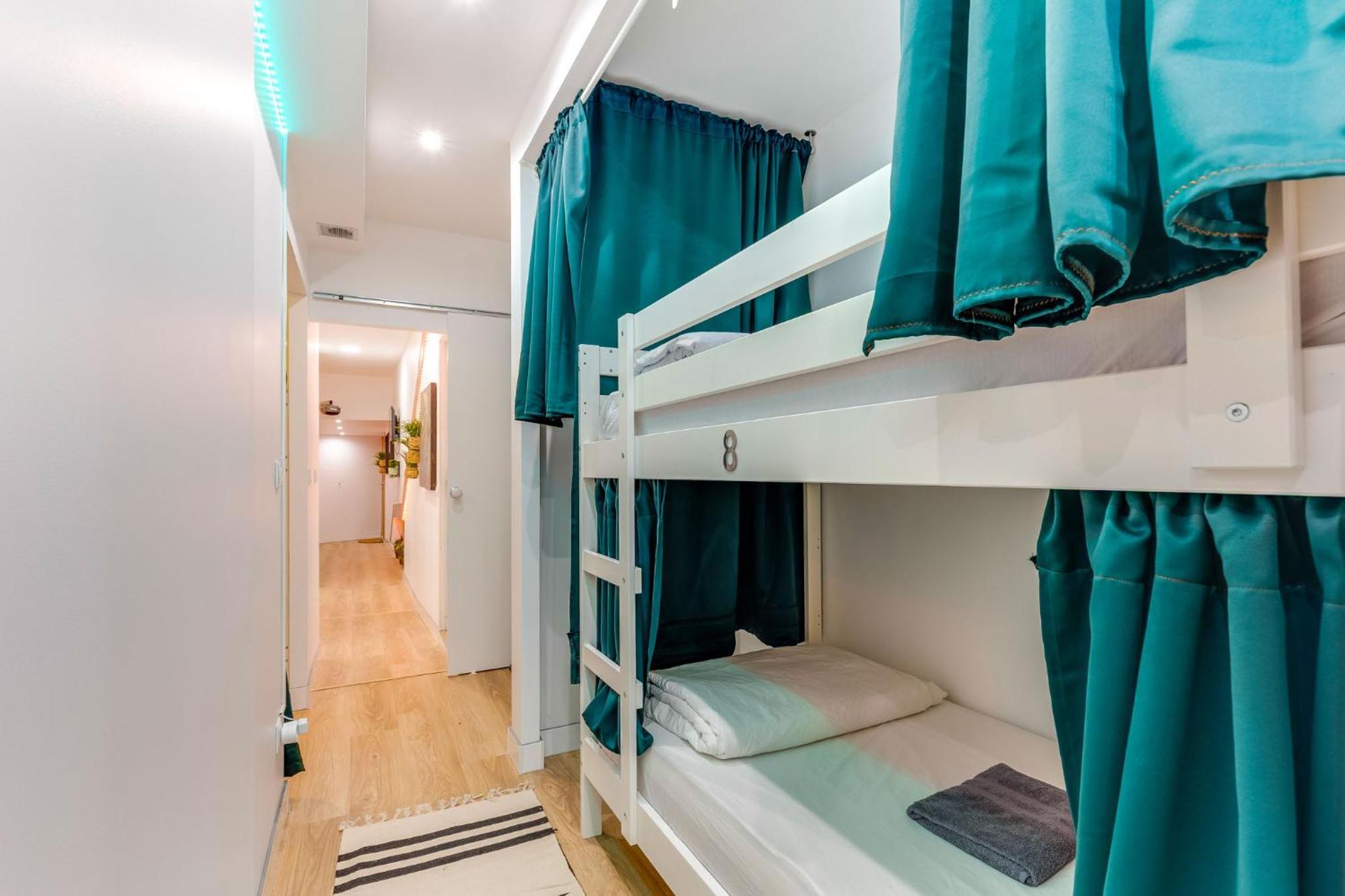 Cozy Nest Hostel ポルト エクステリア 写真