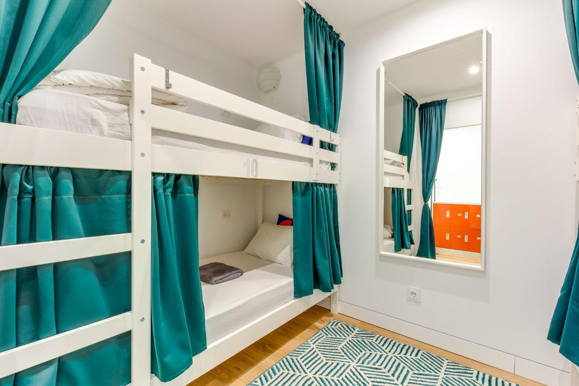 Cozy Nest Hostel ポルト エクステリア 写真