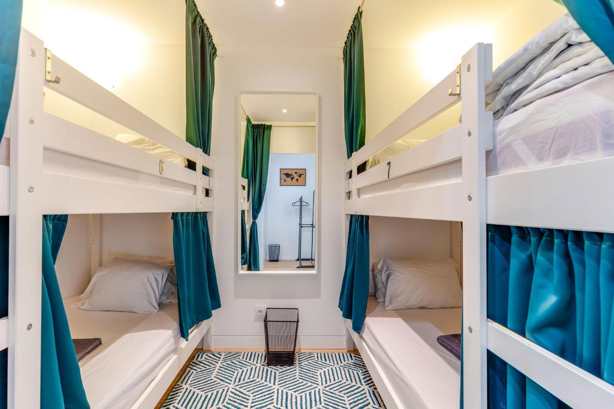Cozy Nest Hostel ポルト エクステリア 写真